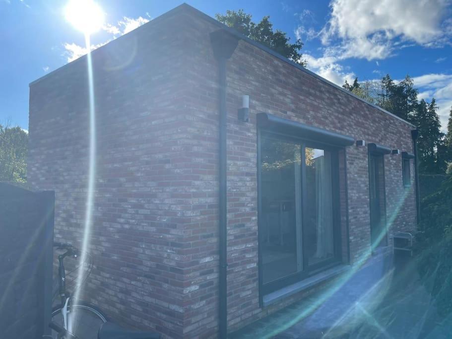 Prachtig Guesthouse Met Gratis Parkeren Maasmechelen Eksteriør bilde