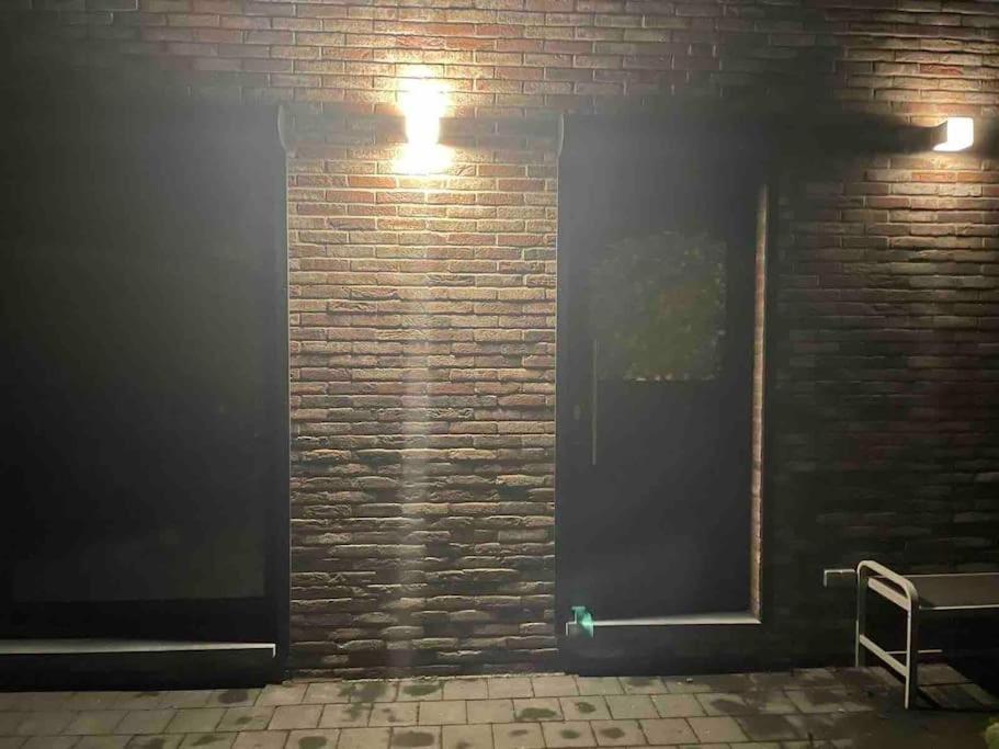Prachtig Guesthouse Met Gratis Parkeren Maasmechelen Eksteriør bilde