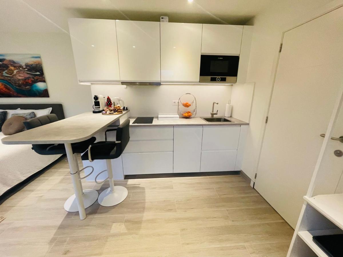 Prachtig Guesthouse Met Gratis Parkeren Maasmechelen Eksteriør bilde
